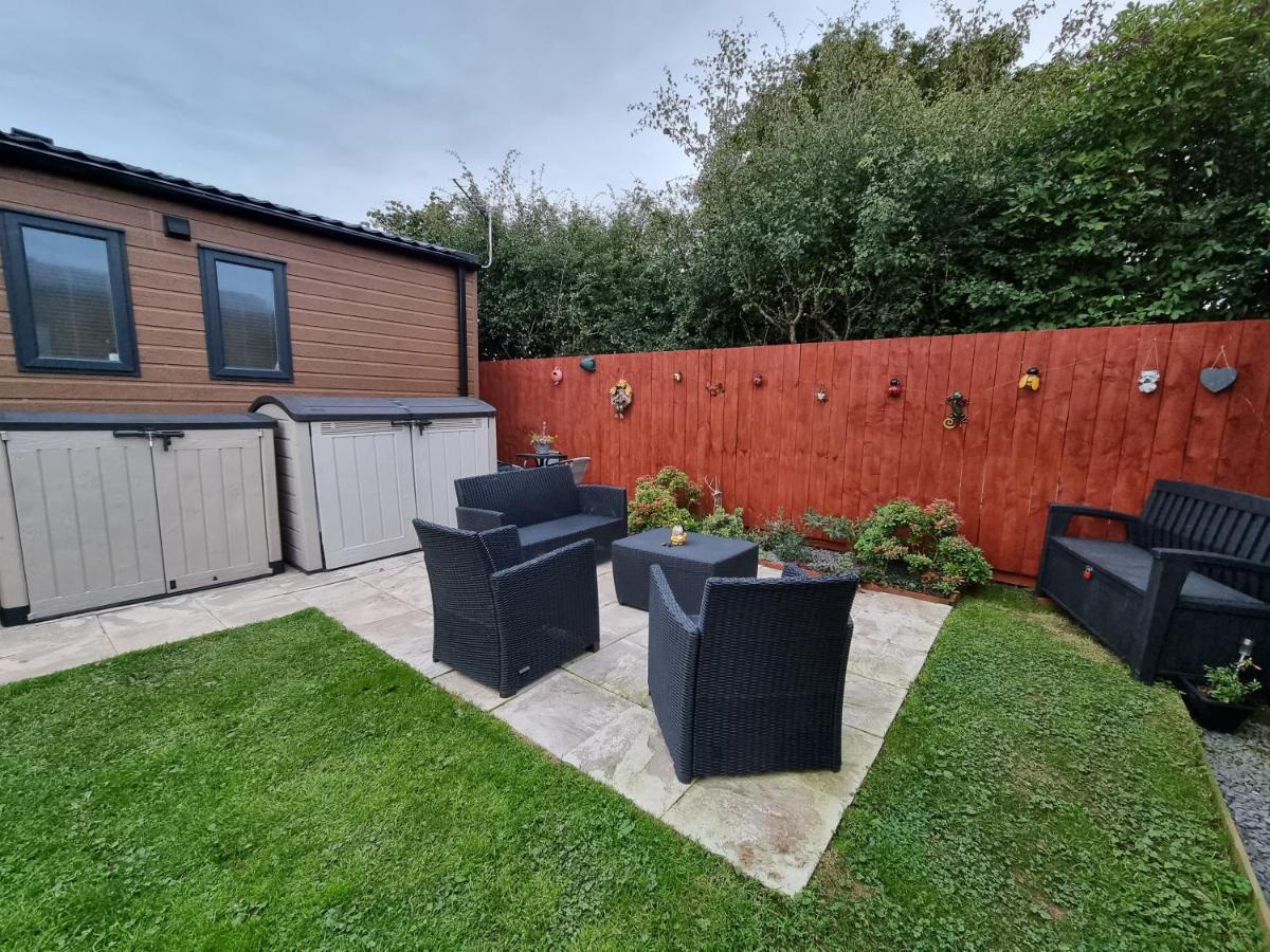 Kimadalyn Villa Forfar Exterior photo