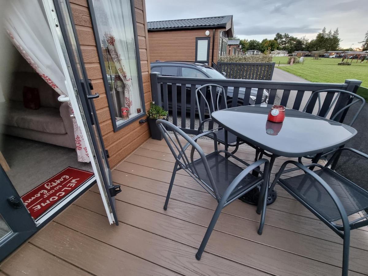 Kimadalyn Villa Forfar Exterior photo