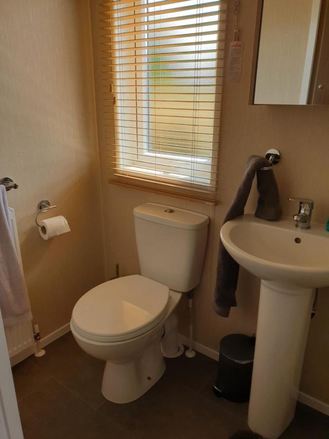 Kimadalyn Villa Forfar Exterior photo